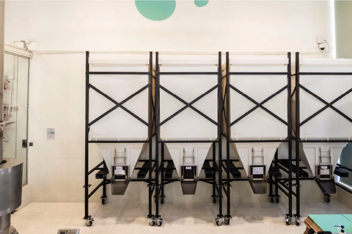 Coffee hopper storage